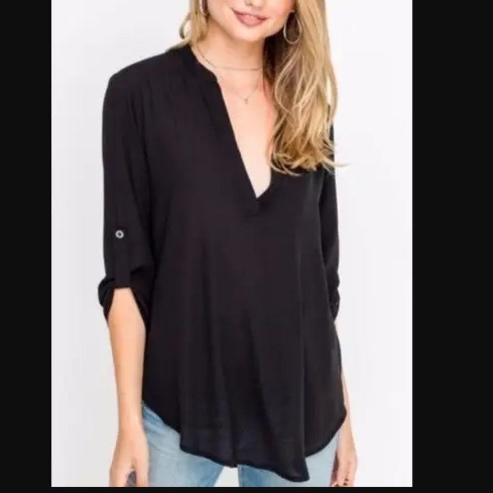 Lush Split Neck Roll Tab Hi/Low Blouse Top Medium/M Black
